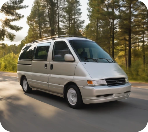 Imagen de un automóvil en el bosque